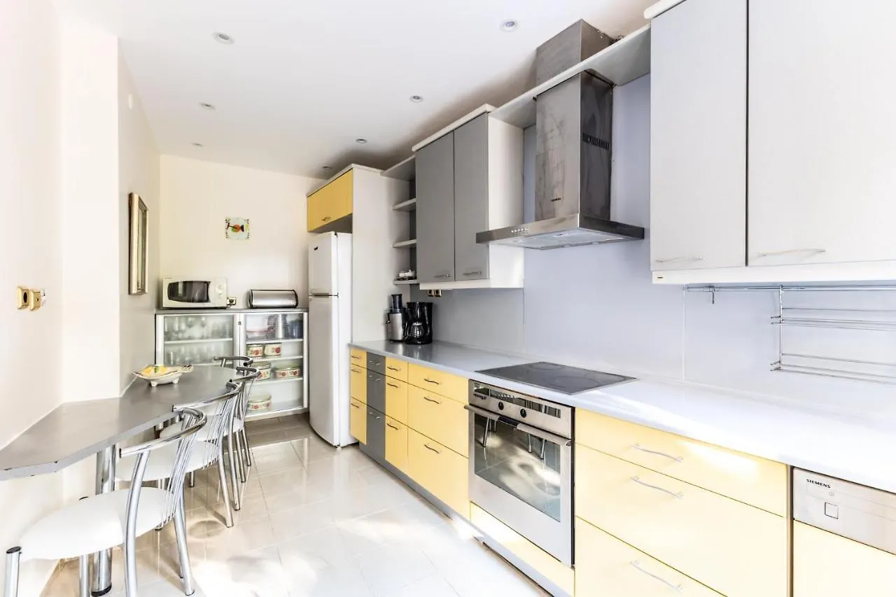 Chic Spacious Flat W Balcony 5 Min To Moda Coast Istanbul