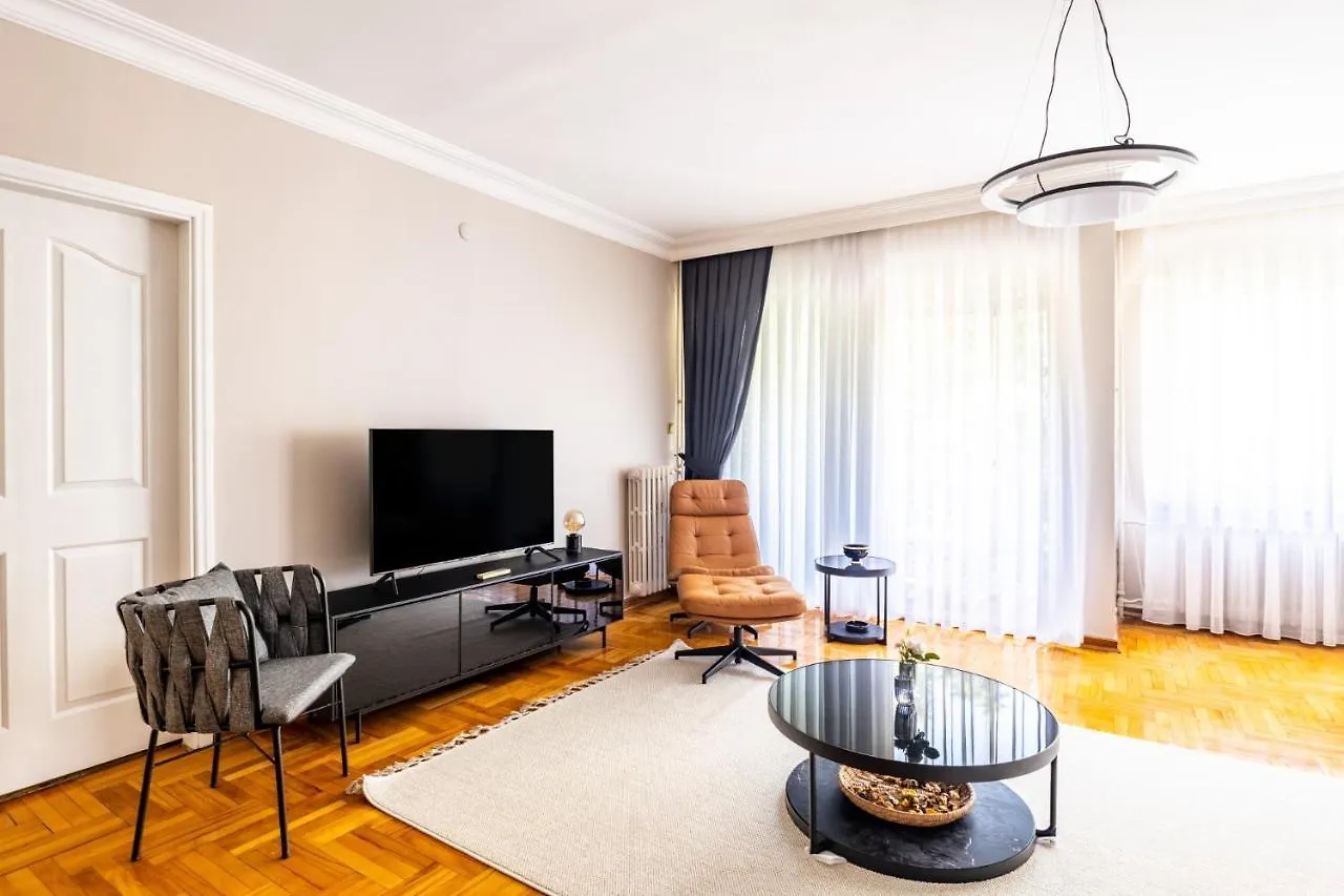 Chic Spacious Flat W Balcony 5 Min To Moda Coast Istanbul