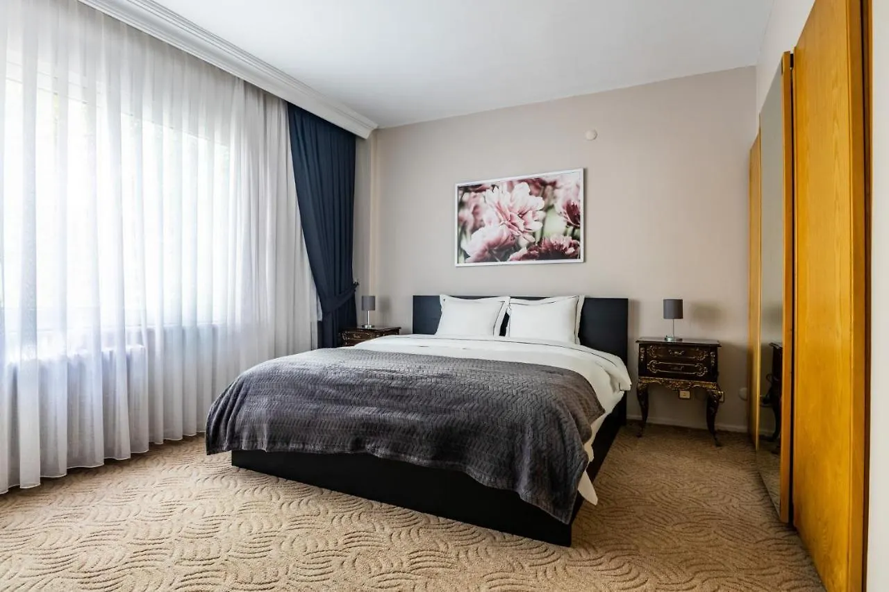 Chic Spacious Flat W Balcony 5 Min To Moda Coast Istanbul Apartment