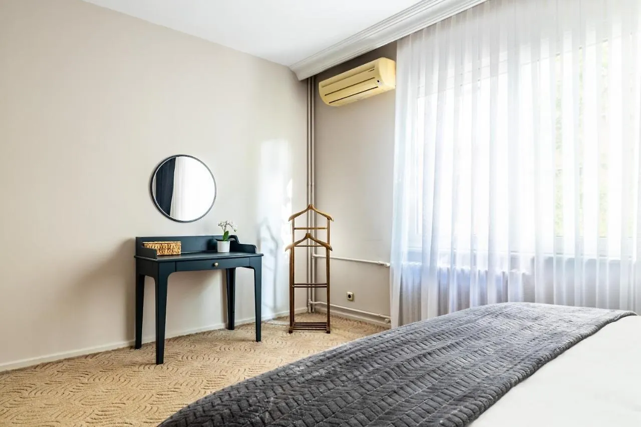 Chic Spacious Flat W Balcony 5 Min To Moda Coast Istanbul Apartment